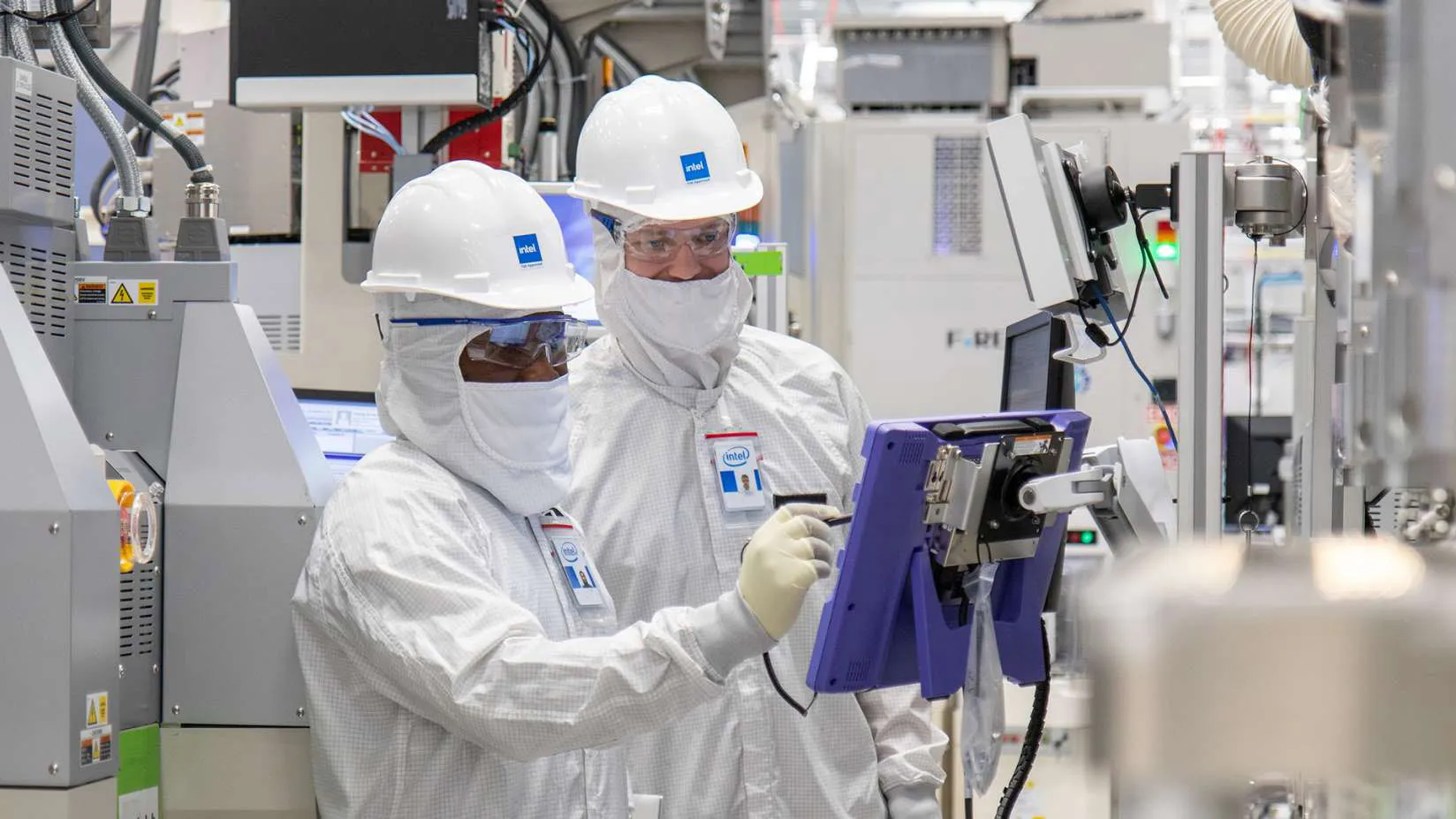 Engenheiro da Intel Suplica para Não Vender Tecnologia para TSMC