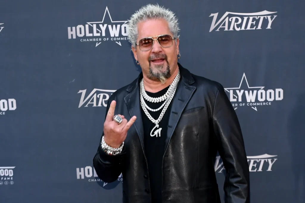 Homem fieri diplo flavortown festa de super bolo party lsd intervista cnn 8472