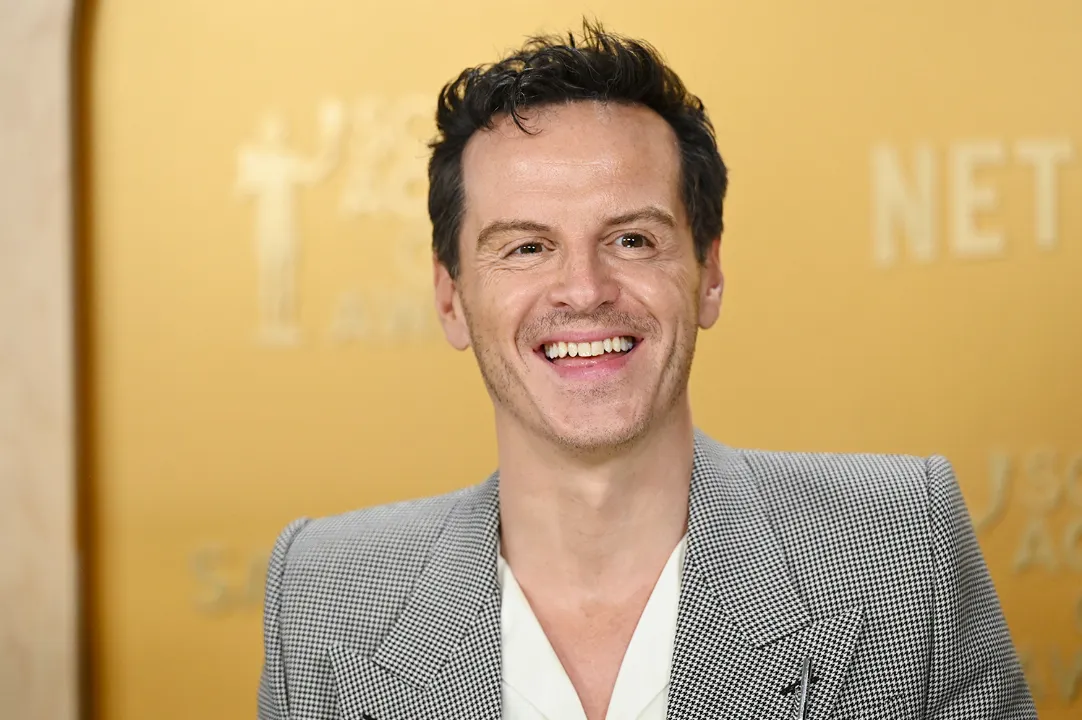 Andrew Scott Vai ao Hospital Durante os SAG Awards de 2020 Após Crise Renal