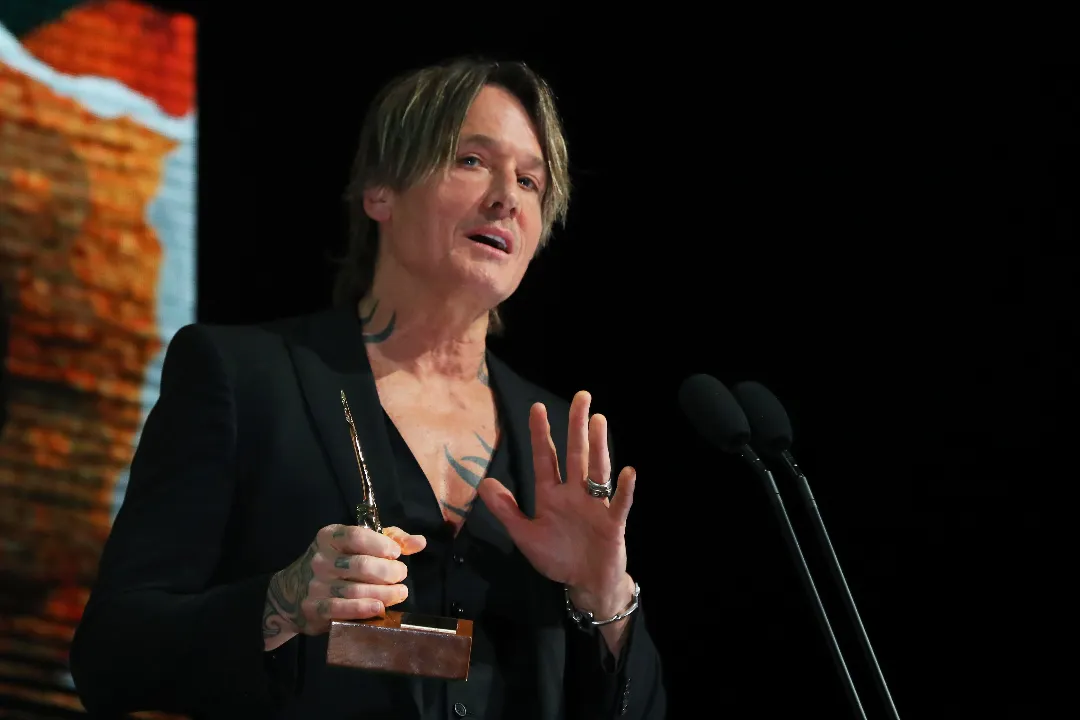 Keith Urban é a Estrela Principal da Competição de Canto da CBS, "The Road"