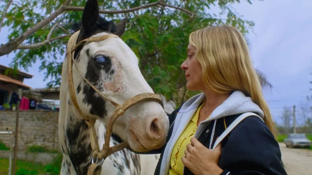 Festival de Cinema de Los Angeles 2025: Estreia de 'Magic Farm' de Chloë Sevigny