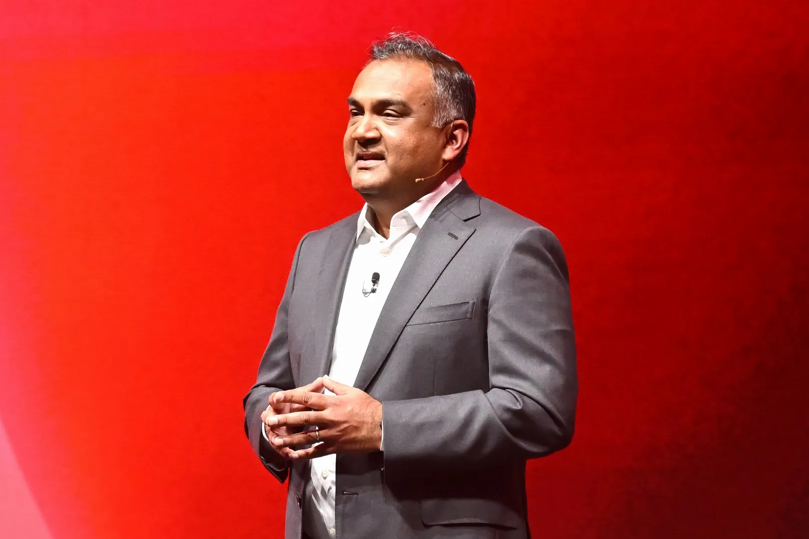 youtube CEO de Neal Mohan criadores Hollywood startups 2516