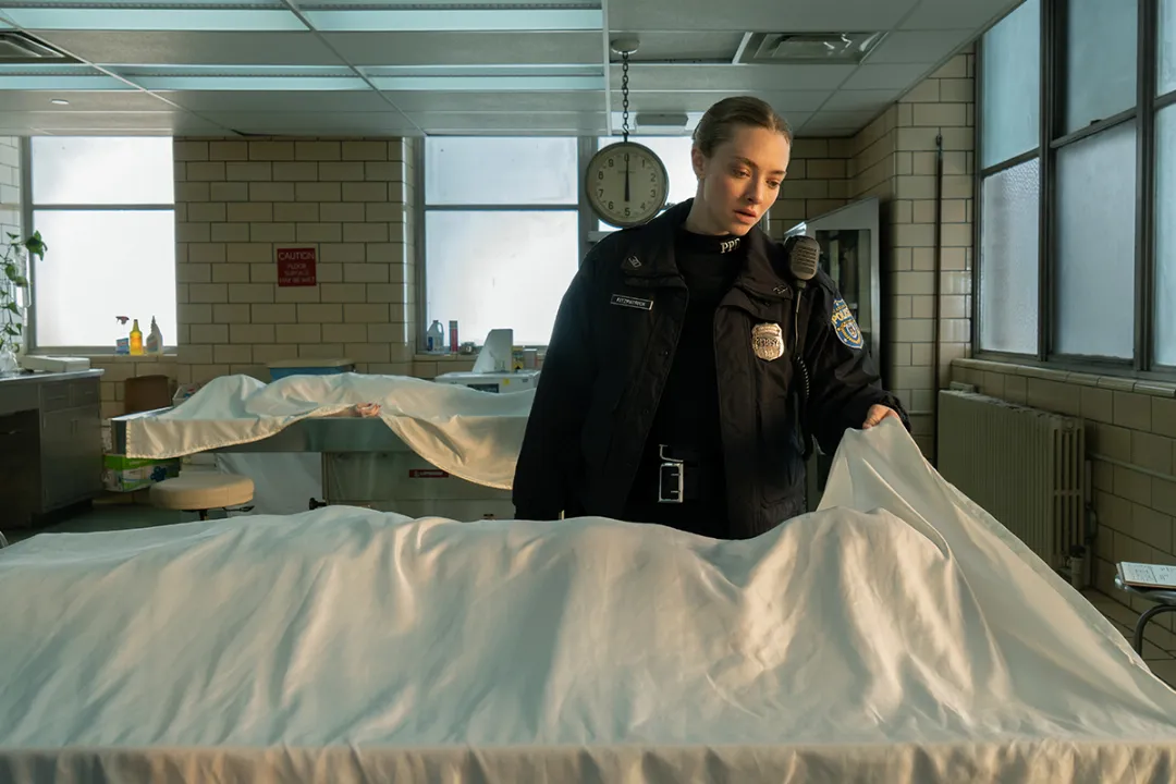 Amanda Seyfried Fala Sobre Personagem em "Long Bright River" e Pede Compaixão para Vítimas da Dependência Química