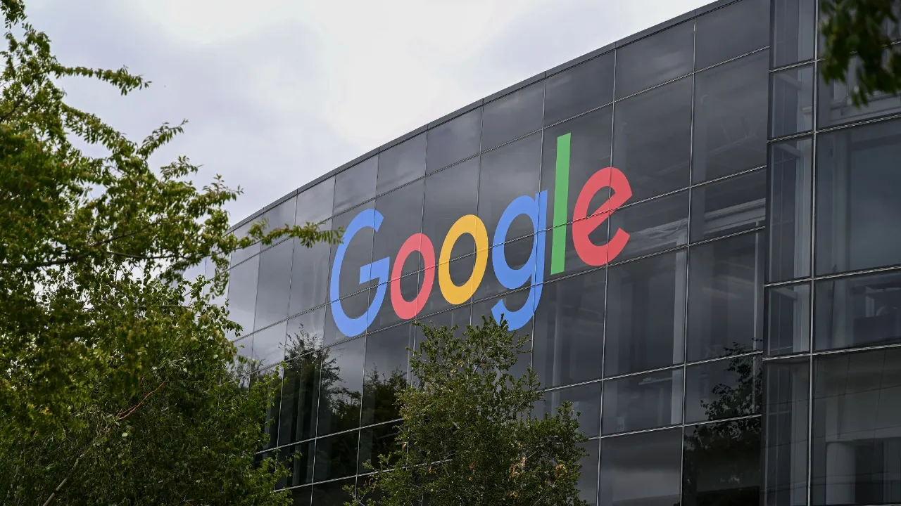 Departamento de Justiça dos EUA Propõe Divisão do Google: Venda do Chrome e Android em Jogo para Quebrar Monopólio de Buscas