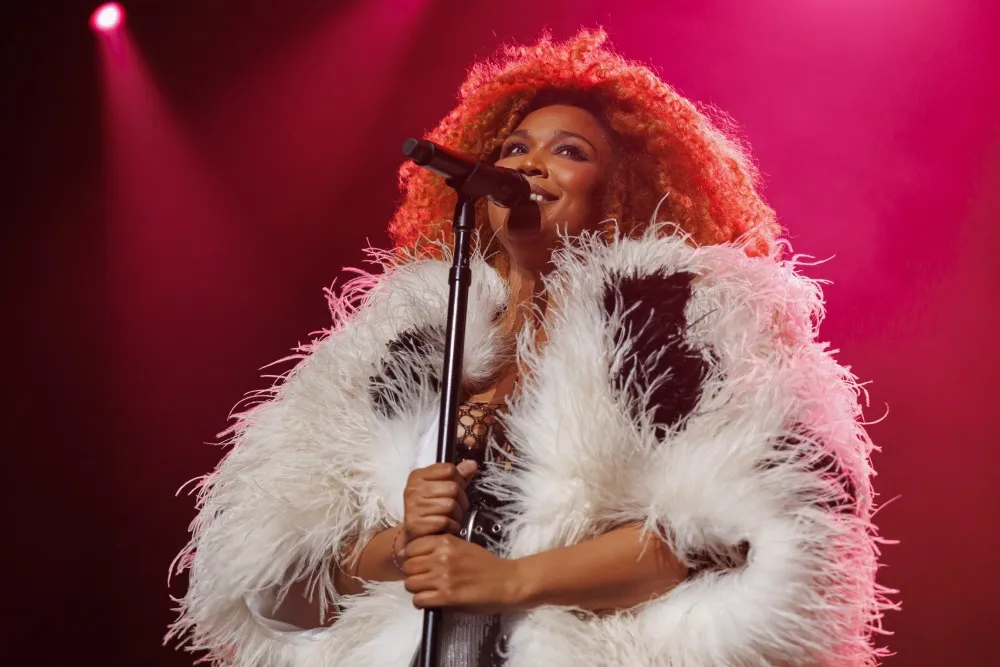 Lizzo Retorna Ao Palco Em L.A. Após Dois Anos E Aborda Luta Contra A Depressão