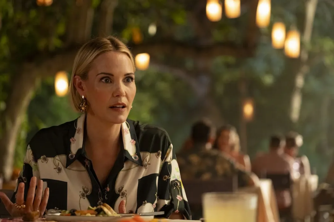 Escândalo da Flor Branca: Leslie Bibb Fala sobre Trump e Explica Mike White