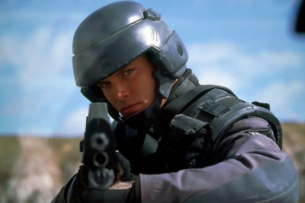 Sony Trabalha em Reboot de Starship Troopers com Neill Blomkamp na Direção