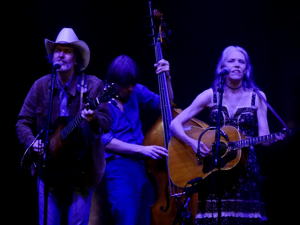 Gillian Welch e David Rawlings Reafirmam Dominância em Show Acústico