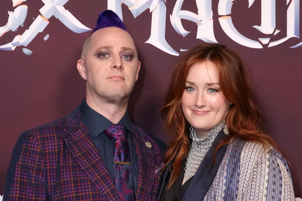 Crescendo na Ínfamo: Ashley Johnson e Taliesin Jaffe Contam Suas Vidas de Atores Infantis Estranhos