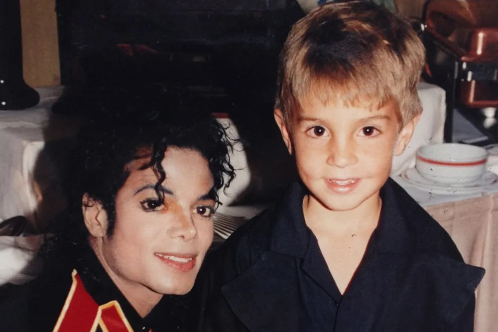 Cineasta de "Leaving Neverland" Planeja Terceiro Documentário Sobre Julgamento de Acusadores de Michael Jackson