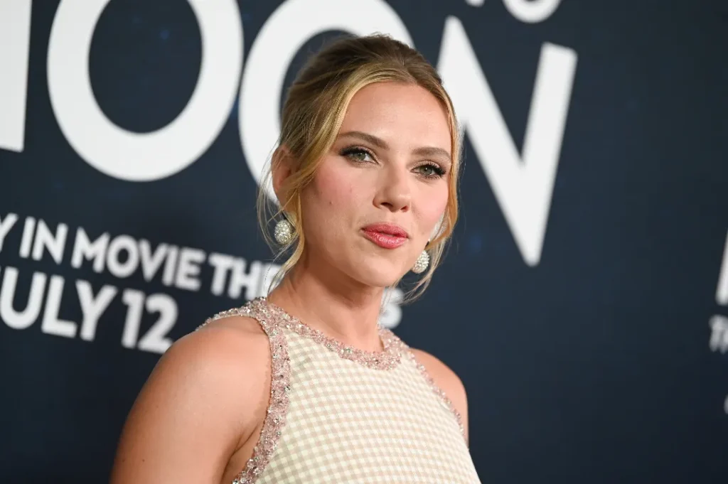 Scarlett Johansson Recusa Instagram por Divulgação de "Jurassic World" e Declara Viúva Negra Morta, Mas Fãs Não Acreditam