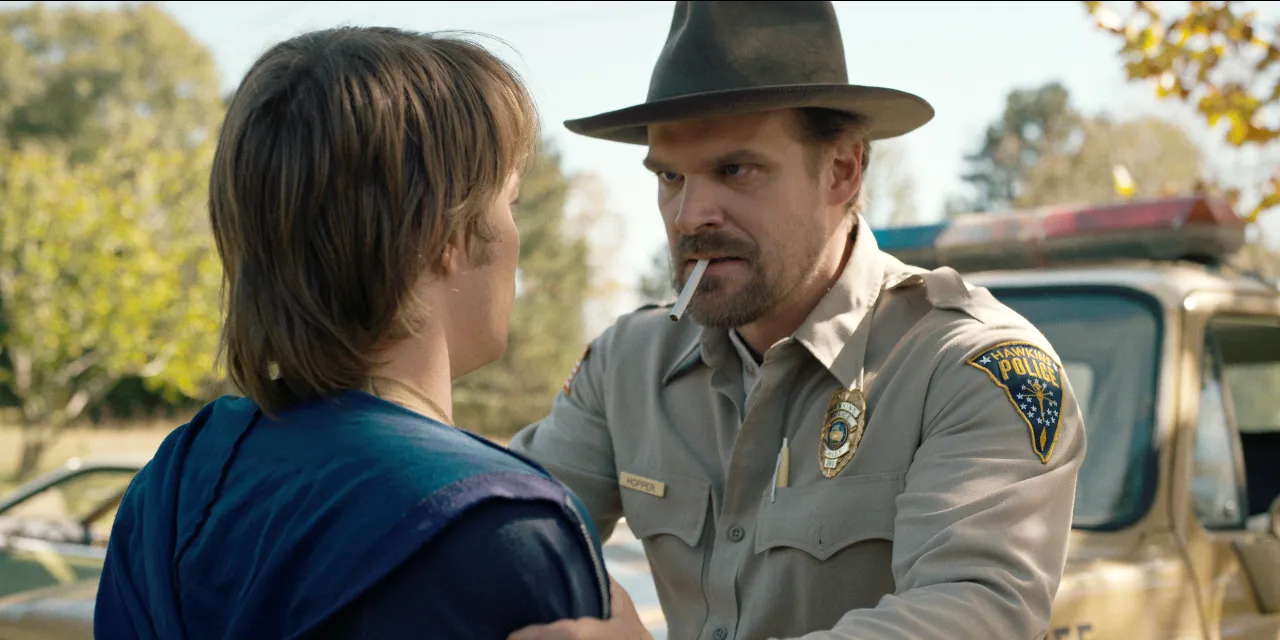 David Harbour Achava que Seu Personagem em "Stranger Things" Deveria Morrer na 1ª Temporada