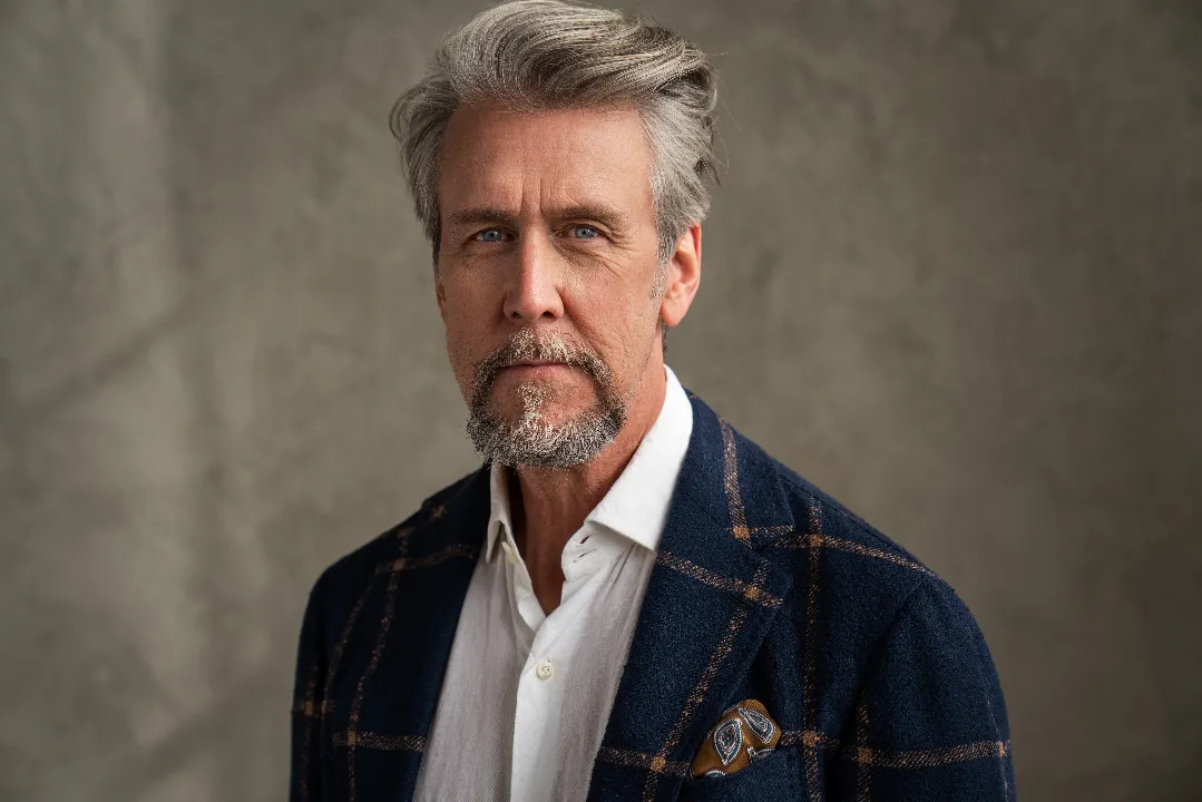 Alan Ruck, Estrela de "Succession", Se Junta ao Thriller de Horror "Retiro Corporativo"