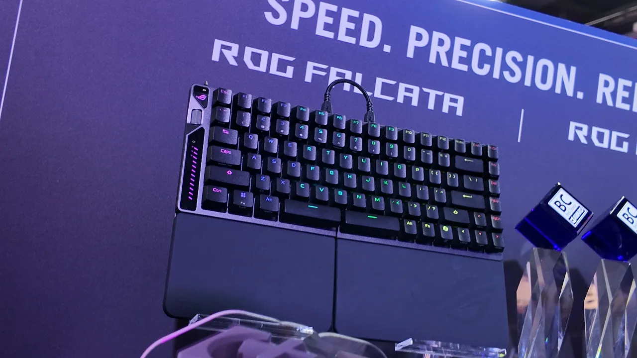 Asus ROG Falcata: O Novo Teclado Gamer Ergonomicamente Divisível com Tecnologia Hall Effect e Design Compacto
