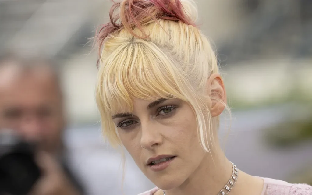 Estreia Direcional de Kristen Stewart "O Fluxo da Água" Recebe Ovação de 4 Minutos em Cannes