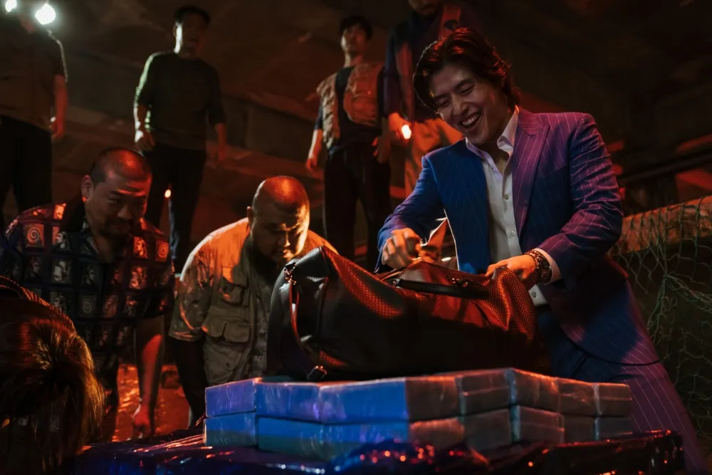 Estrela de "Squid Game 2" Lidera no Box Office Coreano com "Yadang: O Delator" Durante Feriado Competitivo