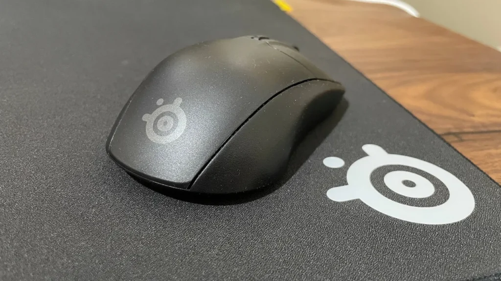 SteelSeries Rival 3: Um Mouse Gamer com Baterias Removíveis que Repensa Conceitos