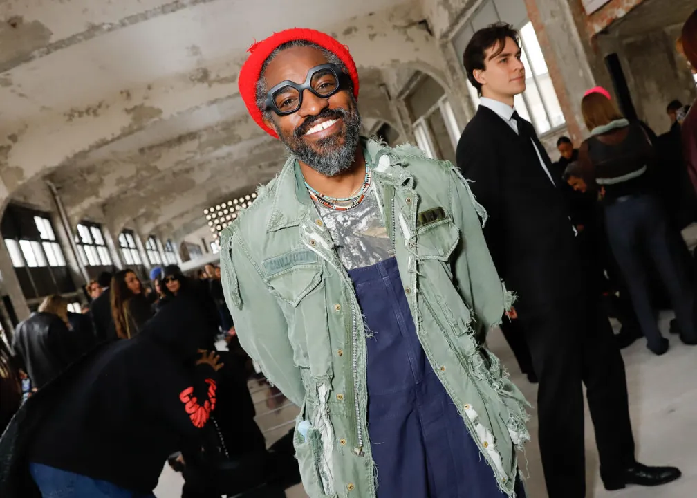 André 3000 Lança Projeto Instrumental "Pianos em Contorno"