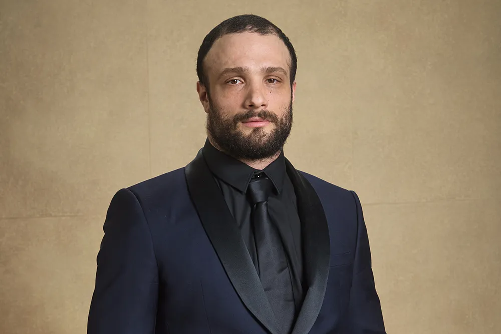Cosmo Jarvis Estrela "Shogun" em Biopic Sobre Jovem Stalin por Access Entertainment