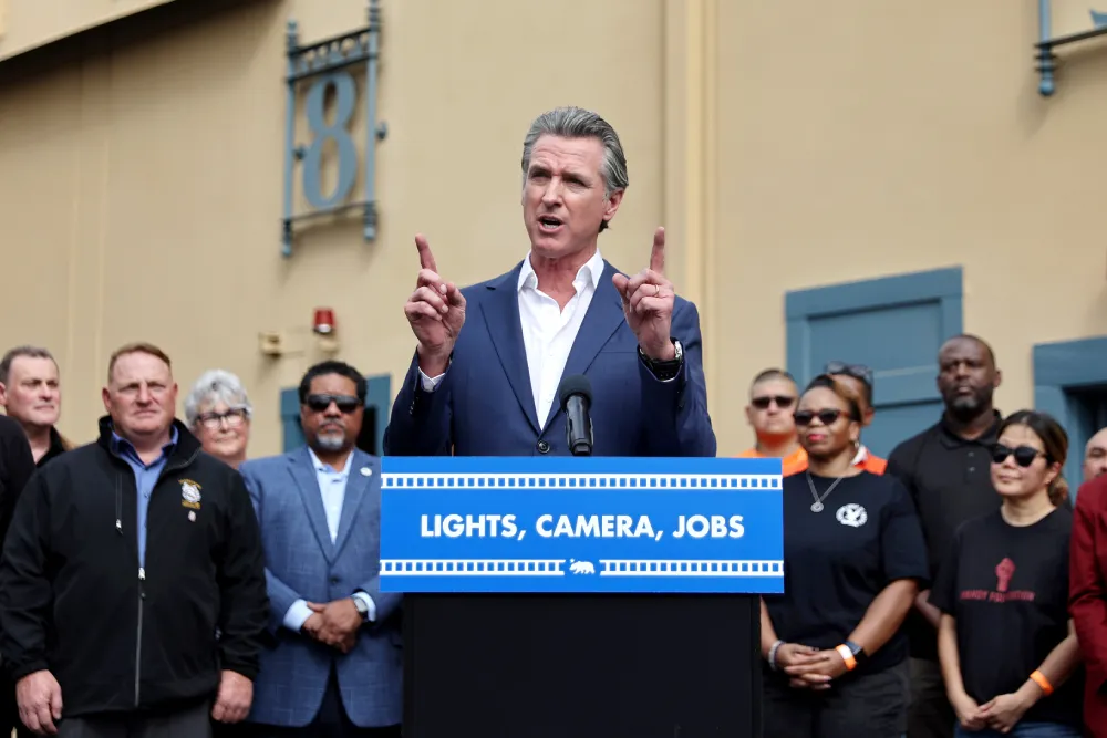 Gavin Newsom Apresenta Estimativa de US$ 7,5 Bilhões para Incentivar Produções Cinematográficas Após Ameaça de Tarifas de Trump