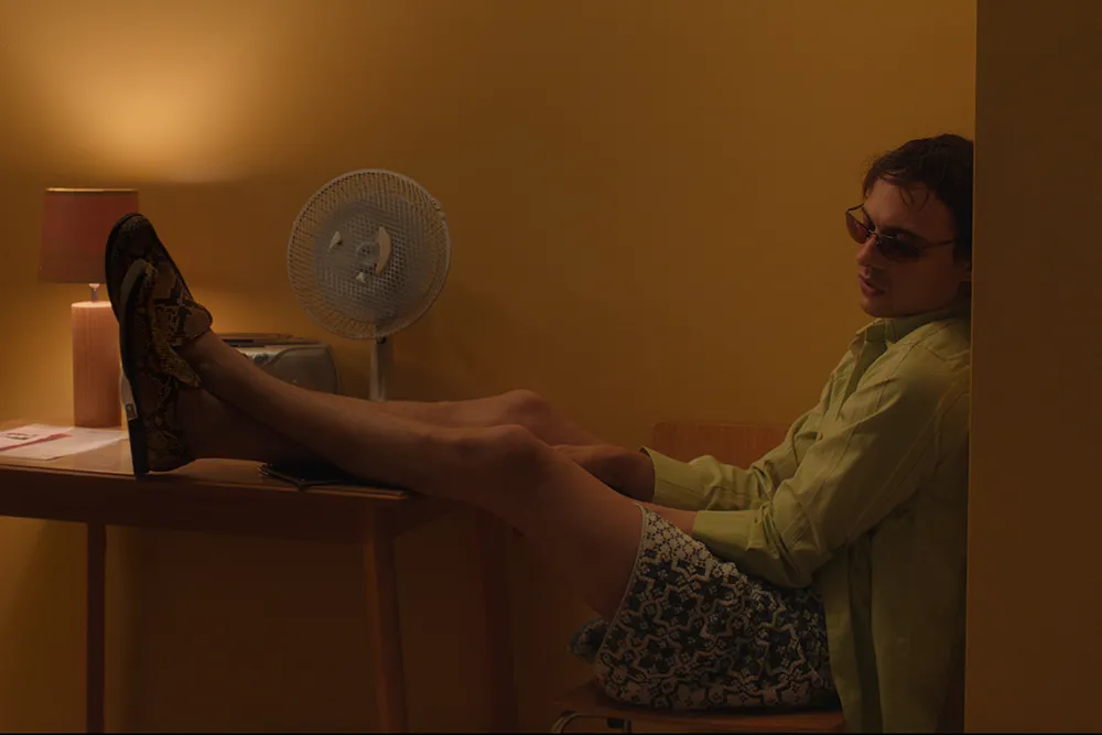 Harris Dickinson Estreia Como Diretor Com "Urchin" Mesclando Realismo Social e Surrealismo