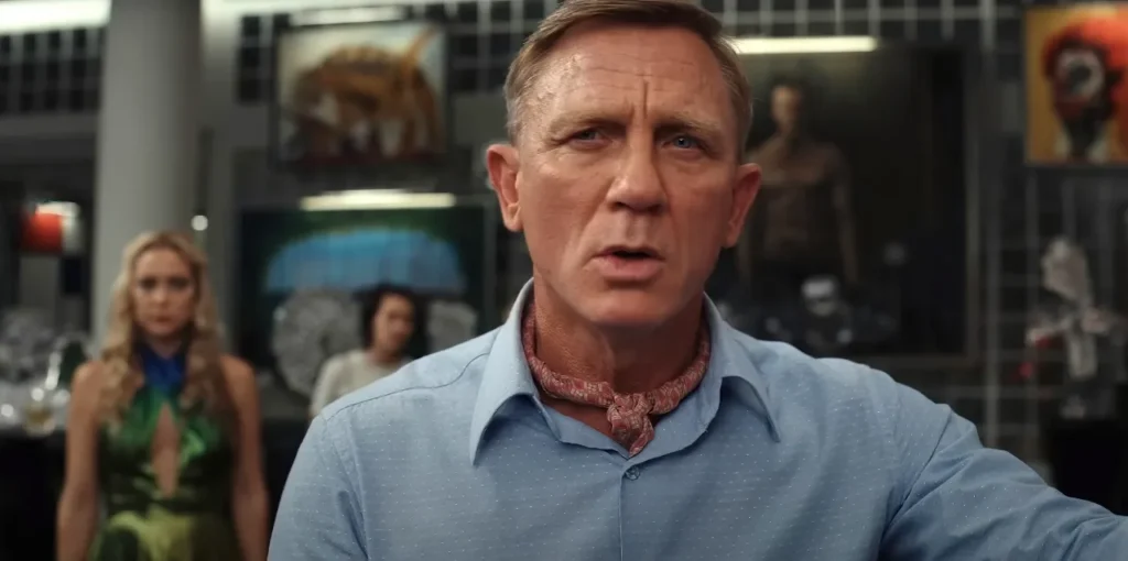 Rian Johnson Discorda do CEO da Netflix e Deseja "Knives Out 3" em Muitos Cinemas