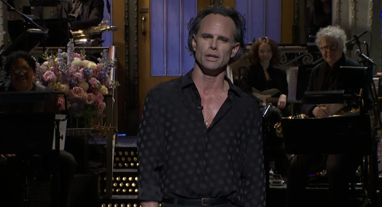 Walton Goggins Reflete sobre Ser um Ícone Sexual aos 53 Anos, Apesar das Críticas pela Perda de Cabelos