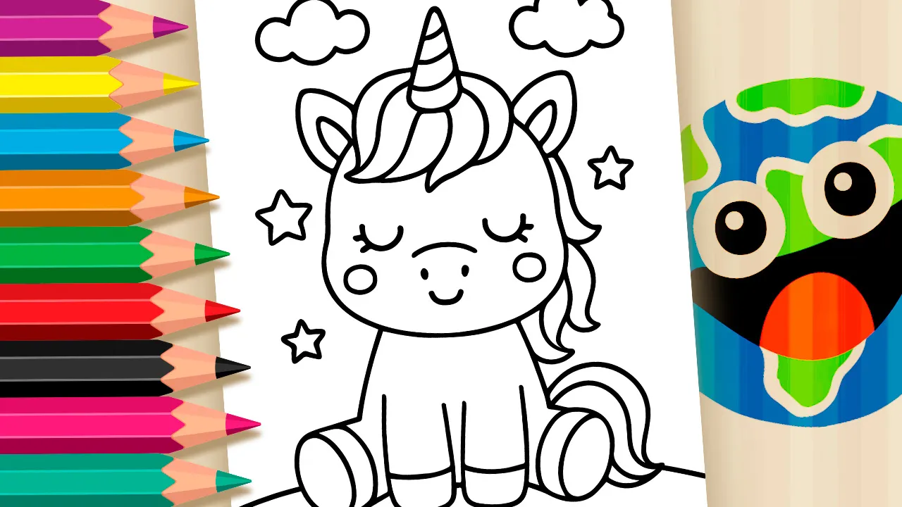 Ilustração de traço simples estilo doodle mostrando um unicórnio bebê sentado de frente, com olhos fechados, chifre em espiral e crina ondulada, cercado por duas nuvens e estrelas.