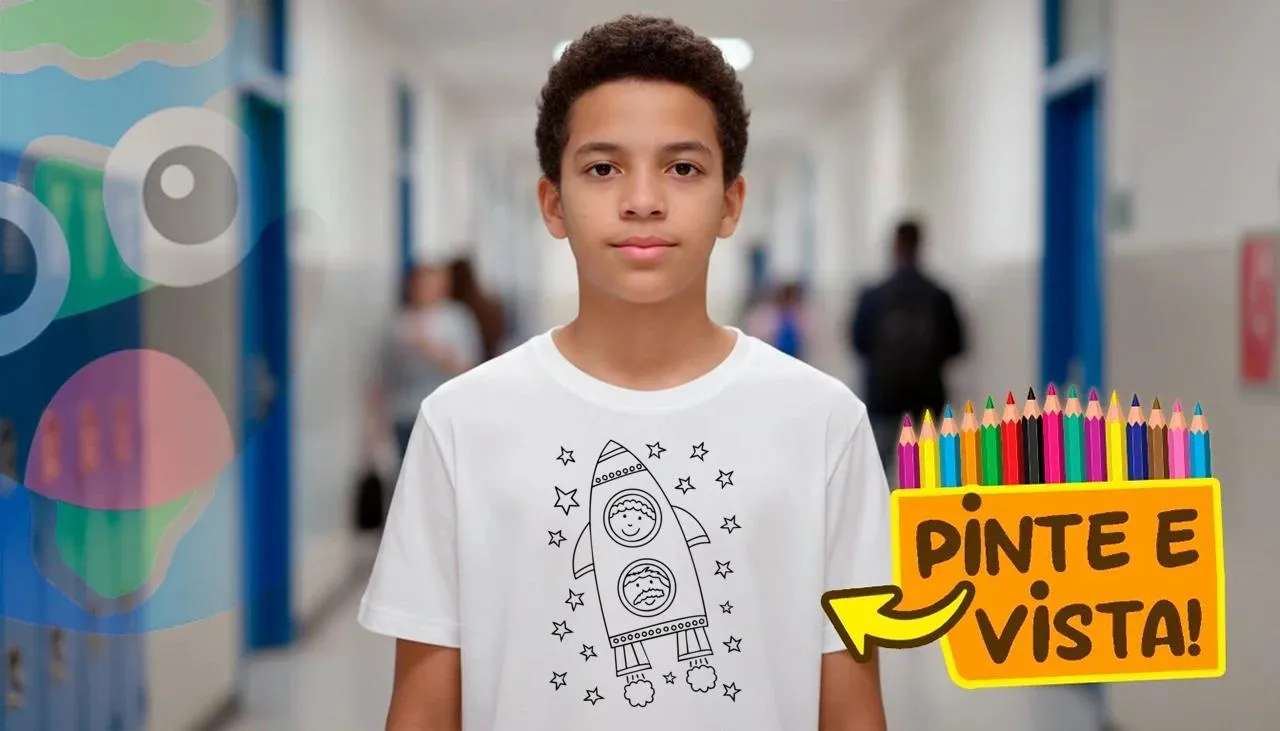 Pessoa usando uma camiseta para colorir sobre Aventura espacial com pai e foguete!